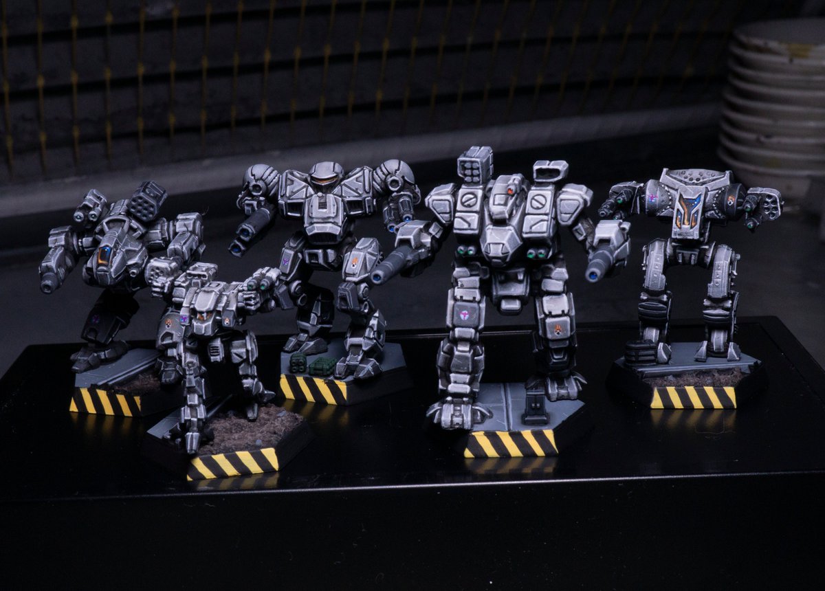 Finished Clan Protectorate star for #battletech

#minipainting #miniaturepainting #battletechminiatures #minis #miniatures #scifi