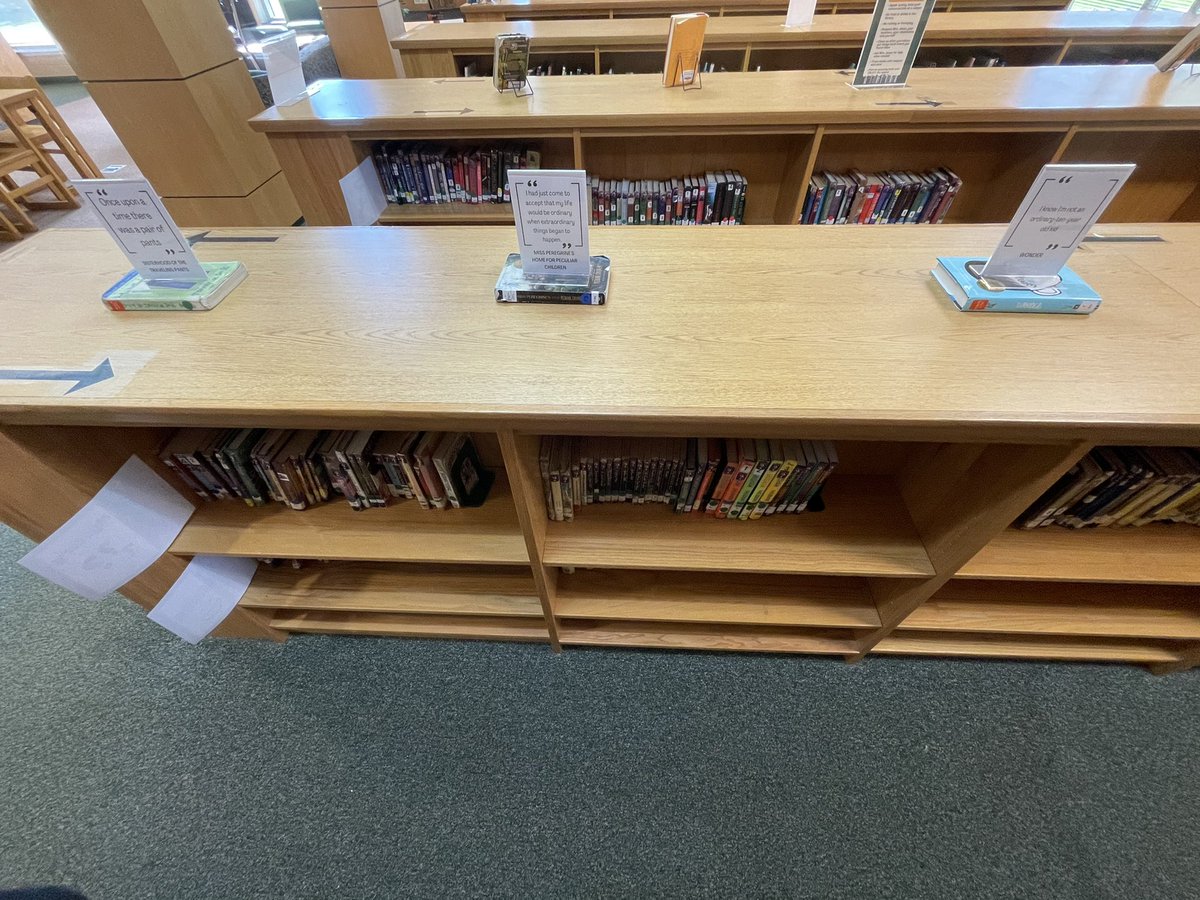 Missstteaches's tweet photo. My first mini library display is done! Famous first lines 📚 https://t.co/oWCNrNGEBI