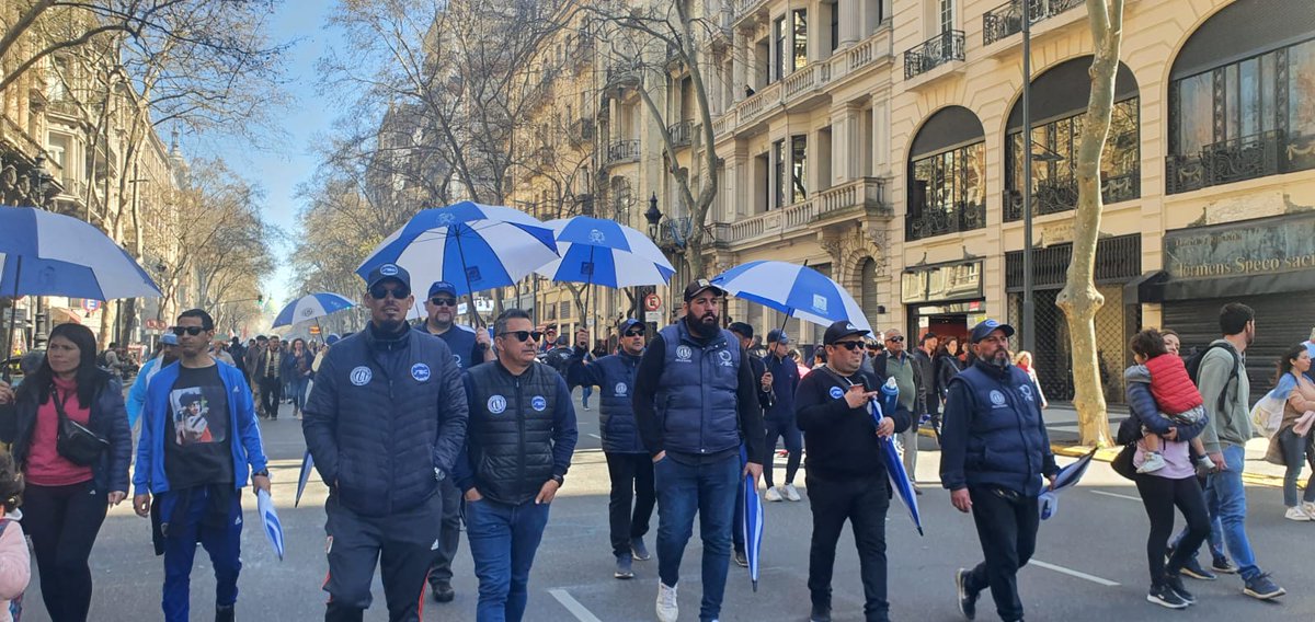 GustavoINCSA's tweet photo. Hay que salir y demostrar que el camino es la unidad de todos los argentinos y en paz.
Nadie se salva solo...
Sindicato de empleados de Comercio 
@Cavalieri_SEC @CarlosPerezSEC 
#BastaDeViolencia #NuncaMas https://t.co/3qigvH7QQL