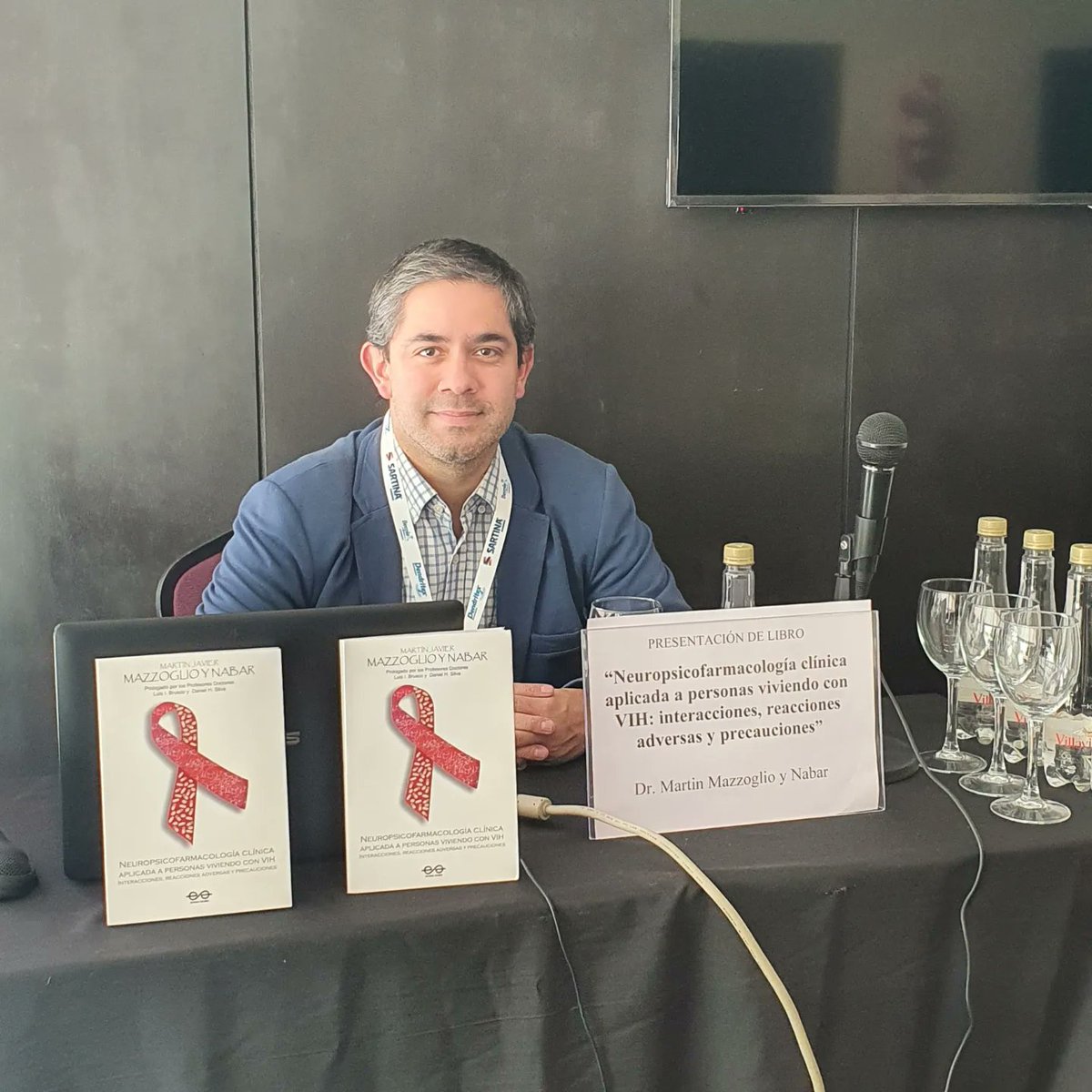 mazzoglioynabar's tweet photo. Presentación libro "Neuropsicofarmacología clínica aplicada a personas viviendo con  VIH..." (Editorial Salerno, 2021) en el Congreso de la @NeuropsiArg
Agradezco a los organizadores y a mis prologadores, los Maestros Ignacio Brusco y Daniel Silva. https://t.co/DxtLaV6MuQ