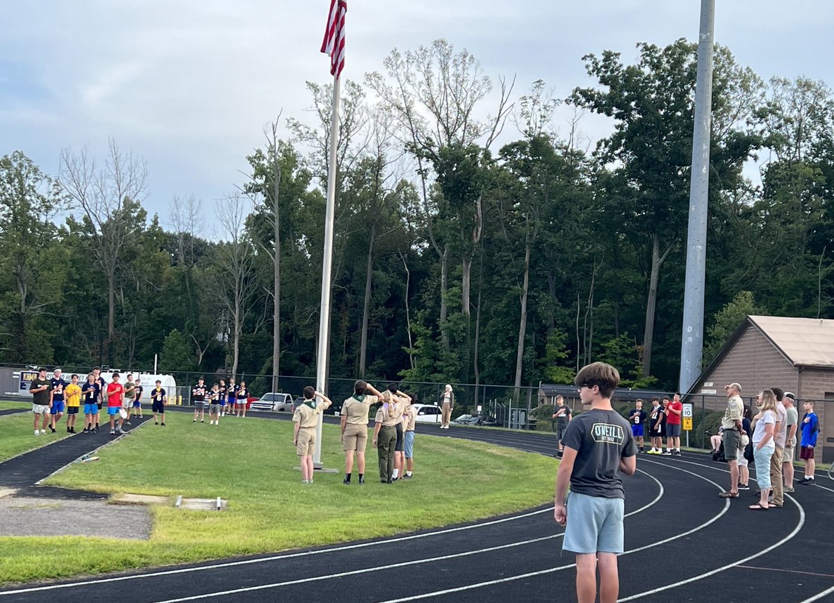 KLSDSupt's tweet photo. Proud of our students for stopping everything to pay respect to the flag during the National Anthem. 🇺🇸 #hornetpride https://t.co/kT6Cs6AO5R