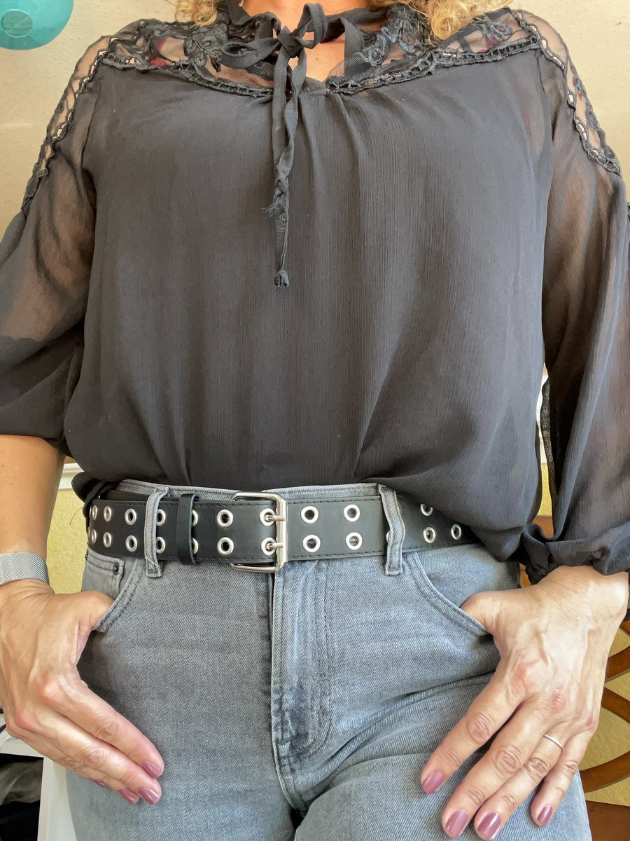 nlguy's tweet photo. There must be a law somewhere that says that if you have an adult daughter you’re required to criticize her wardrobe by saying “I could NEVER wear that!” Cue my mom. Usually it’s me wearing heels that she complains about. Today it’s a French tucked shirt. WFH today so *sigh*. https://t.co/ZkTsyryU5X