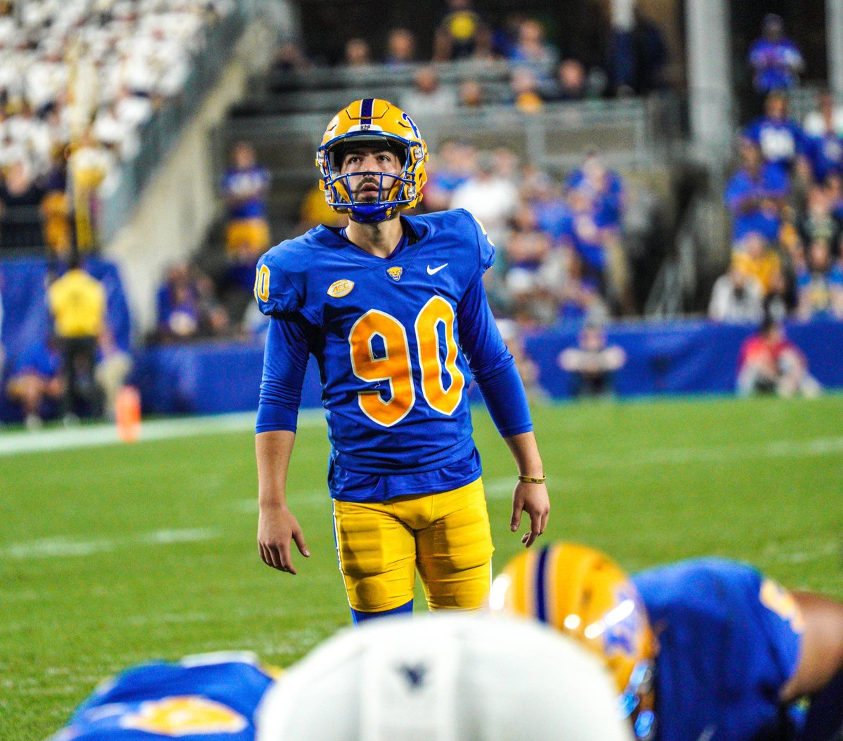 👏 for Pitt’s FG/PAT operation

New starting snapper, holder, kicker and went 6-for-6 on placements on the big Backyard Brawl stage 💯

Keep it going, guys! 

#H2P » #WeNotMe