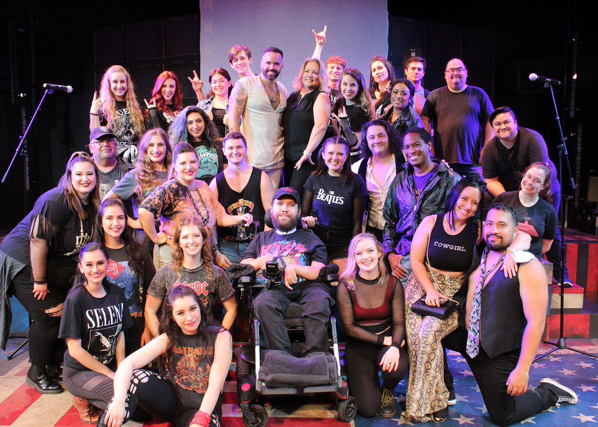 ZilMacLeod's tweet photo. @BrianJustinCrum @BJCUpdates  I just LOVE this photo! https://t.co/42GQw5qgWO