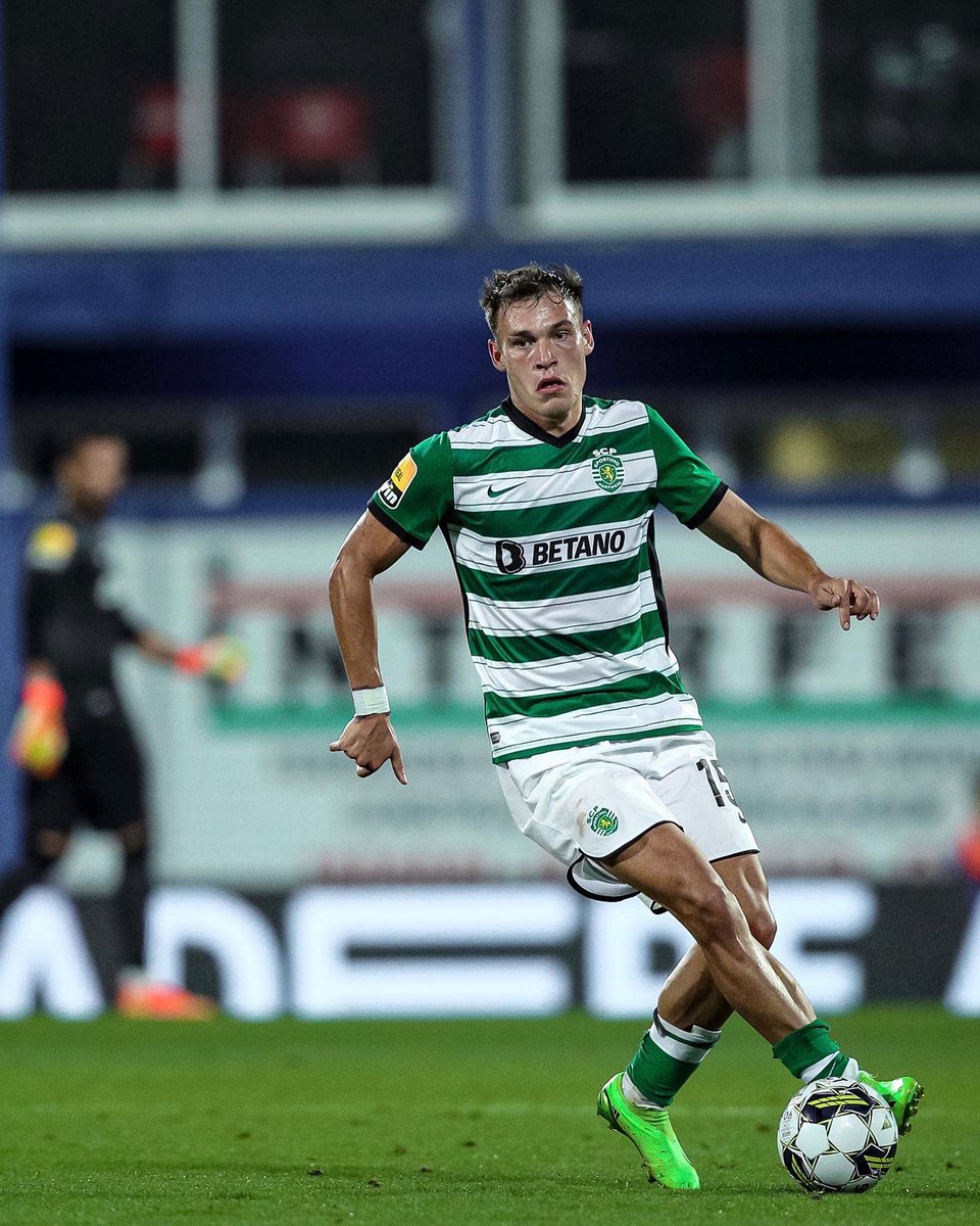 Muito importante voltar as vitórias!
A mentalidade não muda nunca.
Vamos Sporting caralho 💚