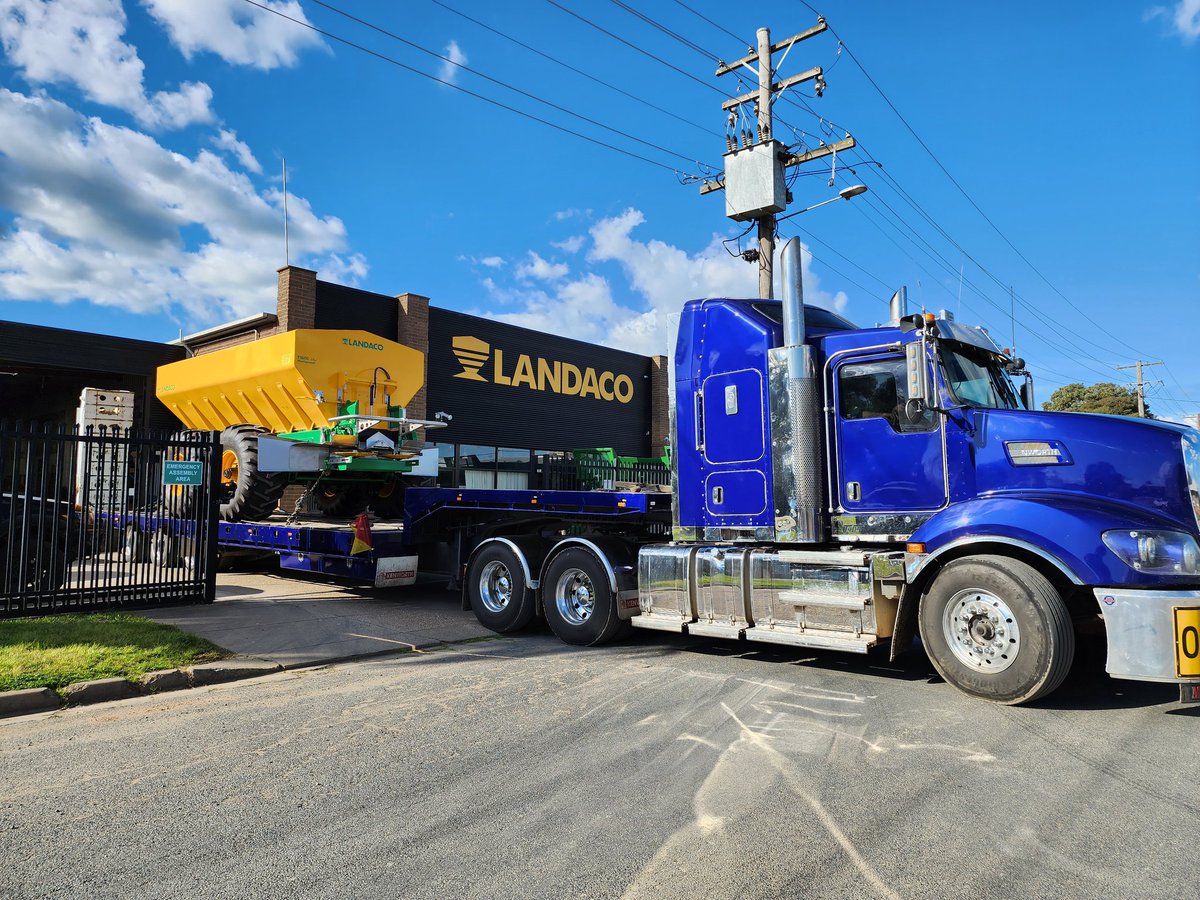 LANDACOE's tweet photo. A couple of Variable Rate, 36m ready Spreaders out for delivery this week.
Pictured:
T160S on 3m - Topcon control
T110 on 2m - John Deere Dry-Rate https://t.co/Hq9UQ5M5IC