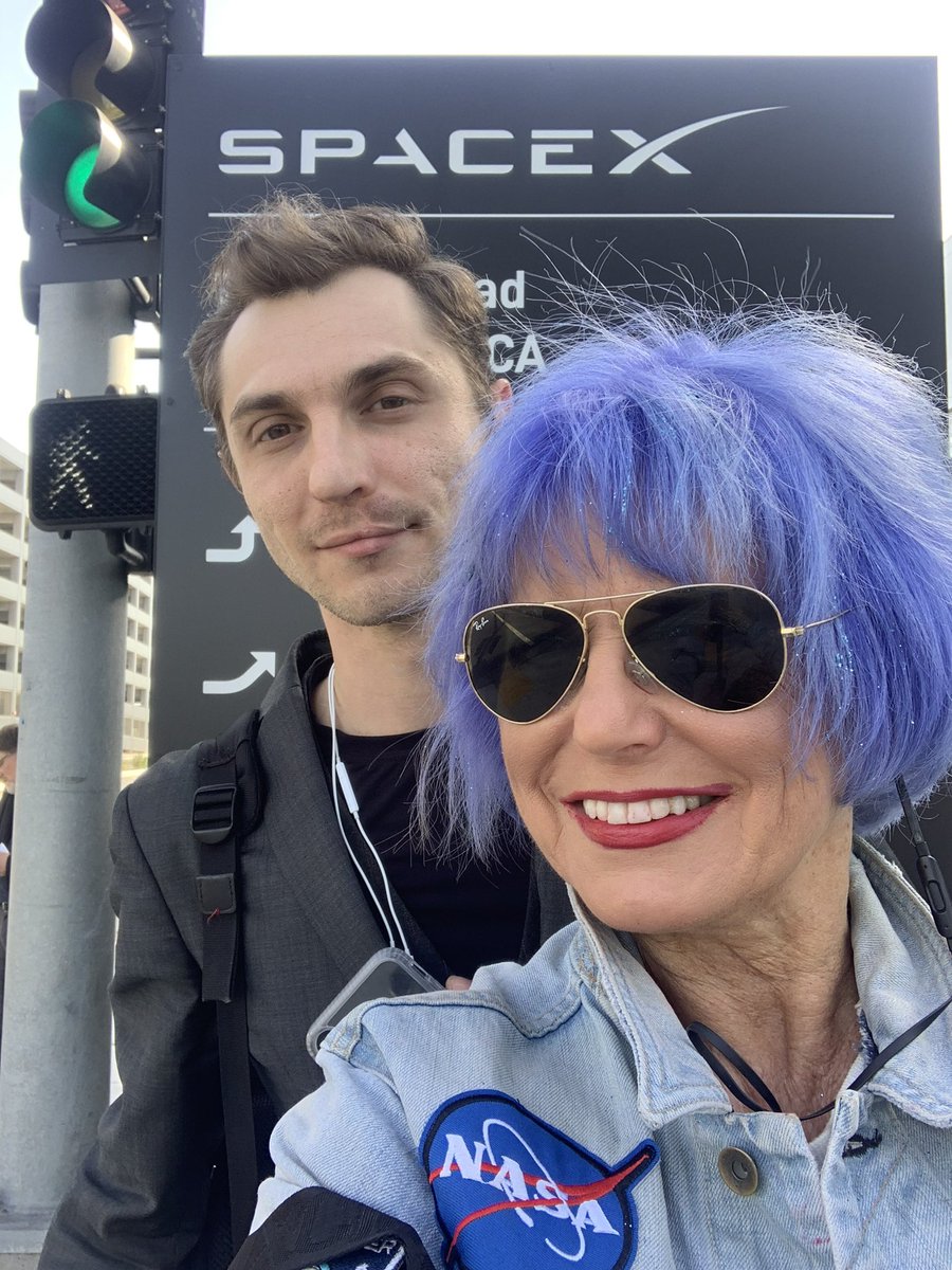 LadyRocketSpace's tweet photo. @Edster59_ @CopernicSpace @elonmusk @GBSavant This is amazing and since you minted on the @spaceibles - a true #SpacePlatform lets send it @elonmusk way and set up a unique version for him to support my Space kids, Thank you for your quest with @spaceibles,@GBSavant @LadyRocketSpace Foundation! https://t.co/cRNDbN8xSk