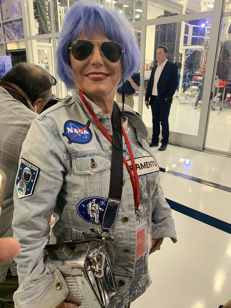 LadyRocketSpace's tweet photo. @Edster59_ @CopernicSpace @elonmusk @GBSavant This is amazing and since you minted on the @spaceibles - a true #SpacePlatform lets send it @elonmusk way and set up a unique version for him to support my Space kids, Thank you for your quest with @spaceibles,@GBSavant @LadyRocketSpace Foundation! https://t.co/cRNDbN8xSk