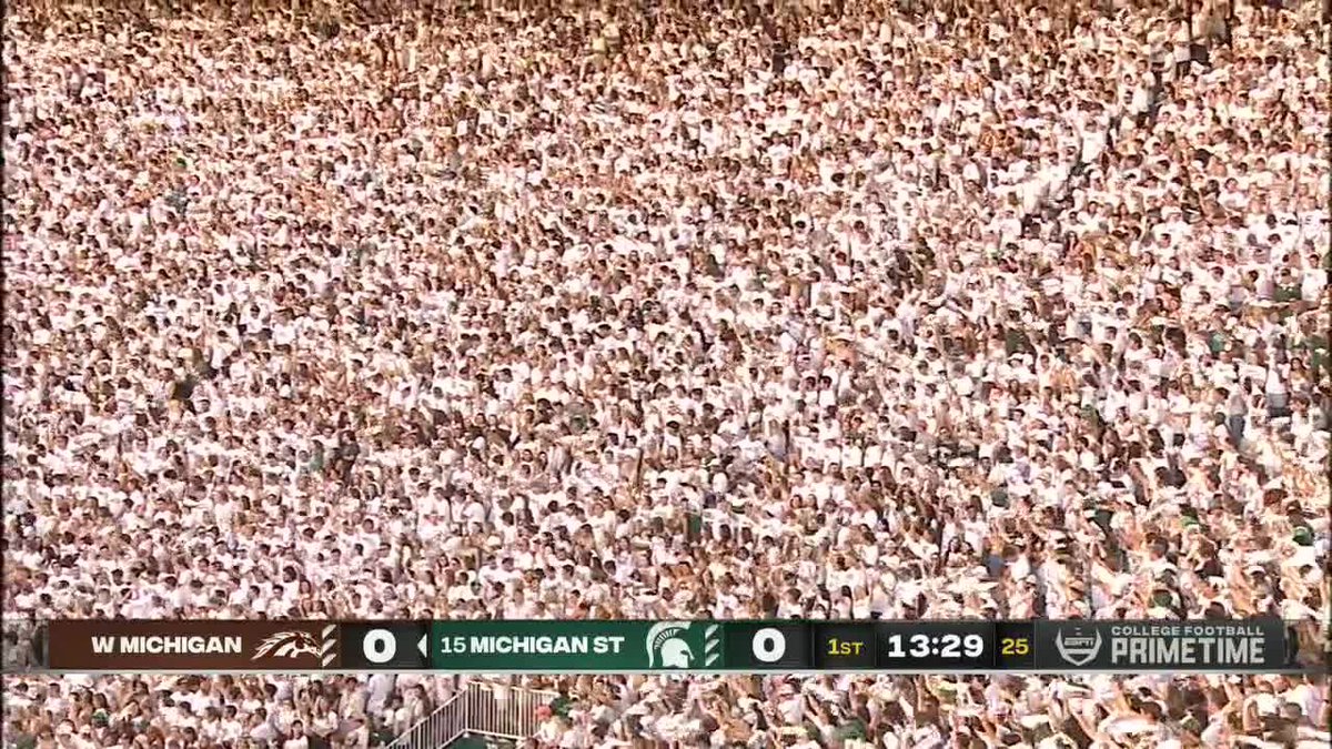 BarstoolMSU's tweet photo. It simply does not get any better than this https://t.co/Rf1t5ctrOT