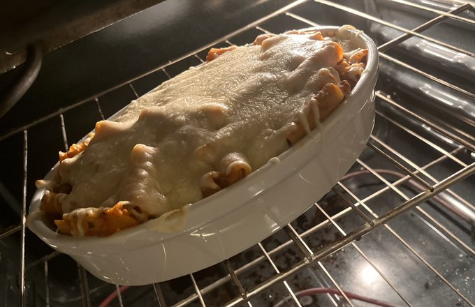 i made baked ziti!  come eat it with me!! https://t.co/ZGNOwN3aLY