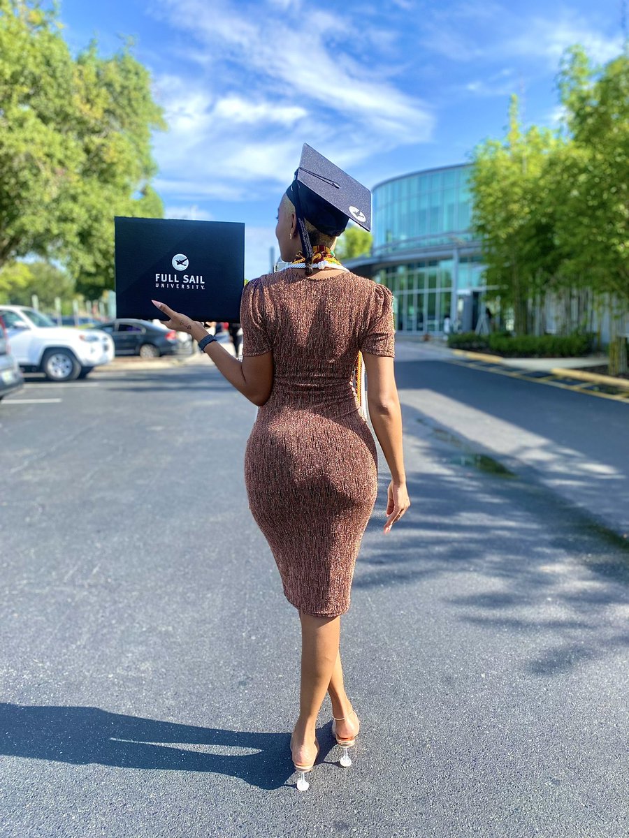 TheBrassAngel's tweet photo. I Came. I Learned. I Conquered. 🧑🏽‍🎓🎉🥂👑

Full Sail University
Masters of Fine Arts in Media Design 
4.0 GPA
Salutatorian https://t.co/HaHjDiF4d8