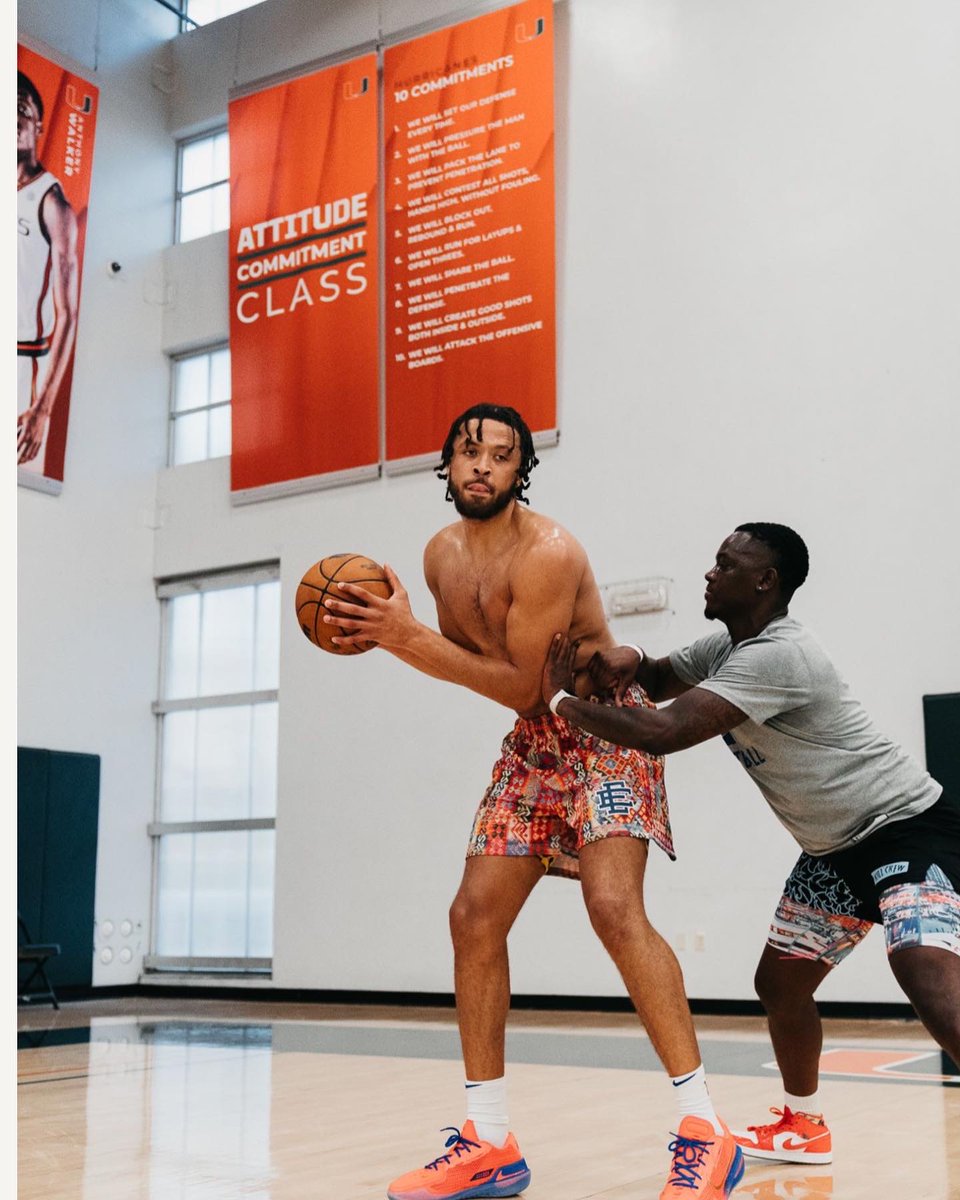 AshtonDaTrainer's tweet photo. While they sleep, we working. https://t.co/NfTY8BkQTE