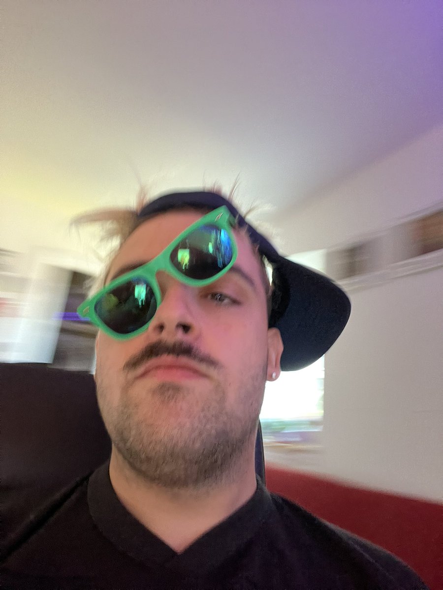 welcome2bishu's tweet photo. VIBING TO UR DEMOS 

https://t.co/ML8eGmhvYl 

subtember - 20% off all subs btw https://t.co/xmSttq4ntD
