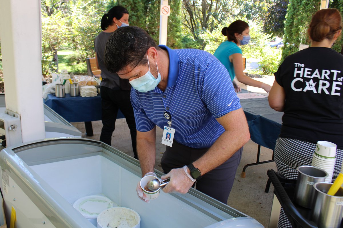 CCHCornwall's tweet photo. This afternoon, staff were treated to free ice cream courtesy of our Wellness Committee! Several managers and our Chief Human Resources Officer were on-hand to help serve our hard working staff their delicious frozen treat heading into the long weekend! https://t.co/fF2QElr3sa