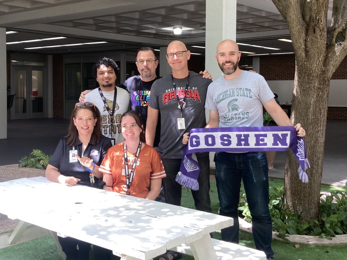 InternationalHS's tweet photo. Raider Nation celebrating #CollegeColorDay @NortheastECHS @AngelWilson36 https://t.co/0BcxPes2zm
