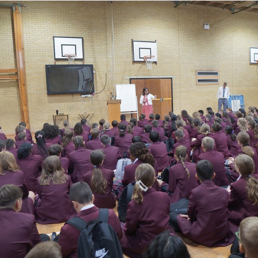Joa_official's tweet photo. Our Year 7s had their first day at St Joan's today. It was great to see them settling in so well and hope they all enjoyed the day. We look forward to welcoming them back on Monday along with Years 8-13.⚜️ https://t.co/Un8XnHvyRQ