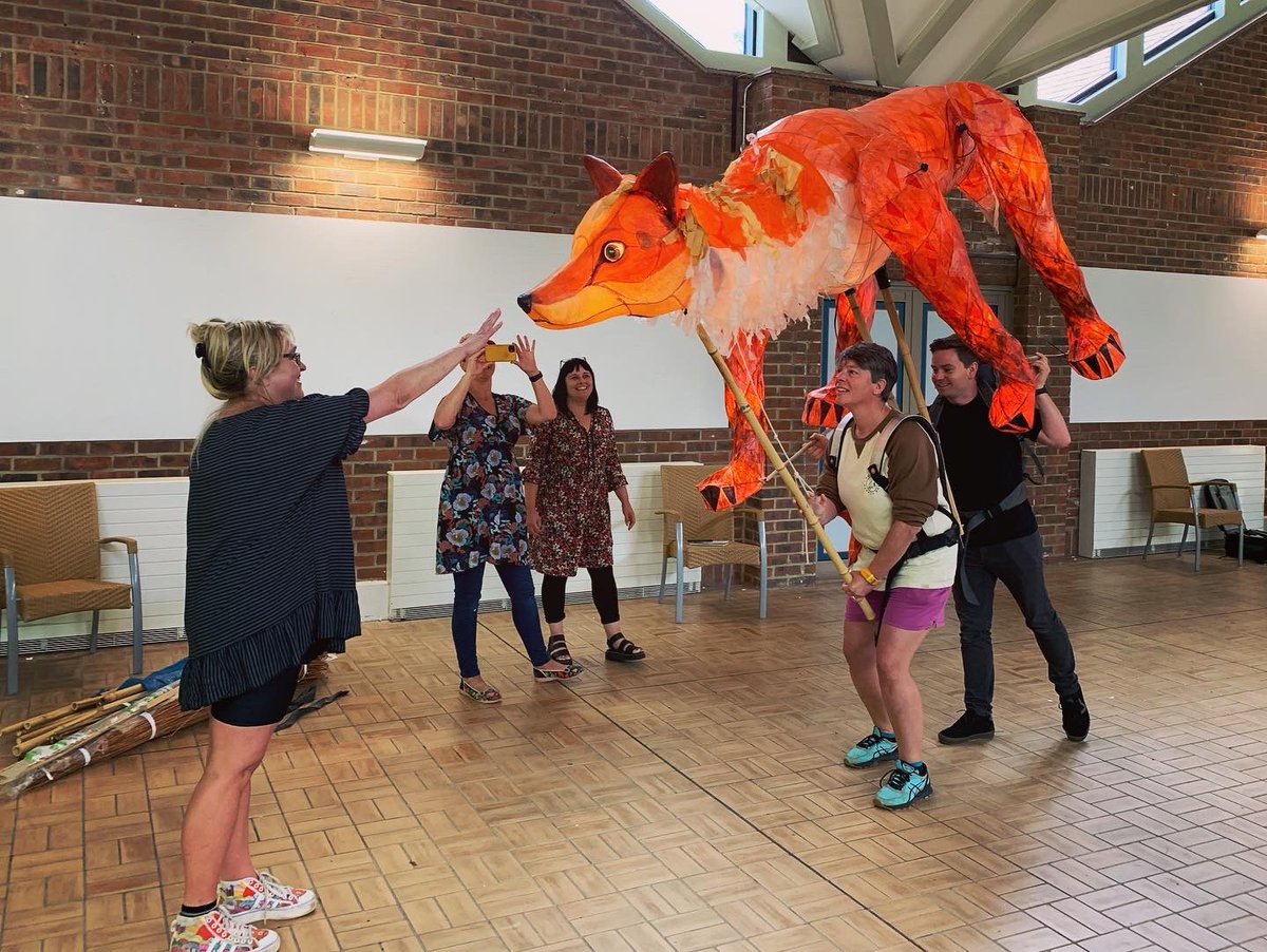 ThingumaTheatre's tweet photo. Enjoyed teaching a #giantpuppet mechanism workshop at the #KirkleathamMuseum #Redcar for #FestivalofThrift @Borderlands_CPP. Showed folks how our puppets work then everyone made a head pivot mechanism of their own.
#giantpuppets #puppetworkshop #puppetry #lanternpuppets https://t.co/FOZV8lfRVI