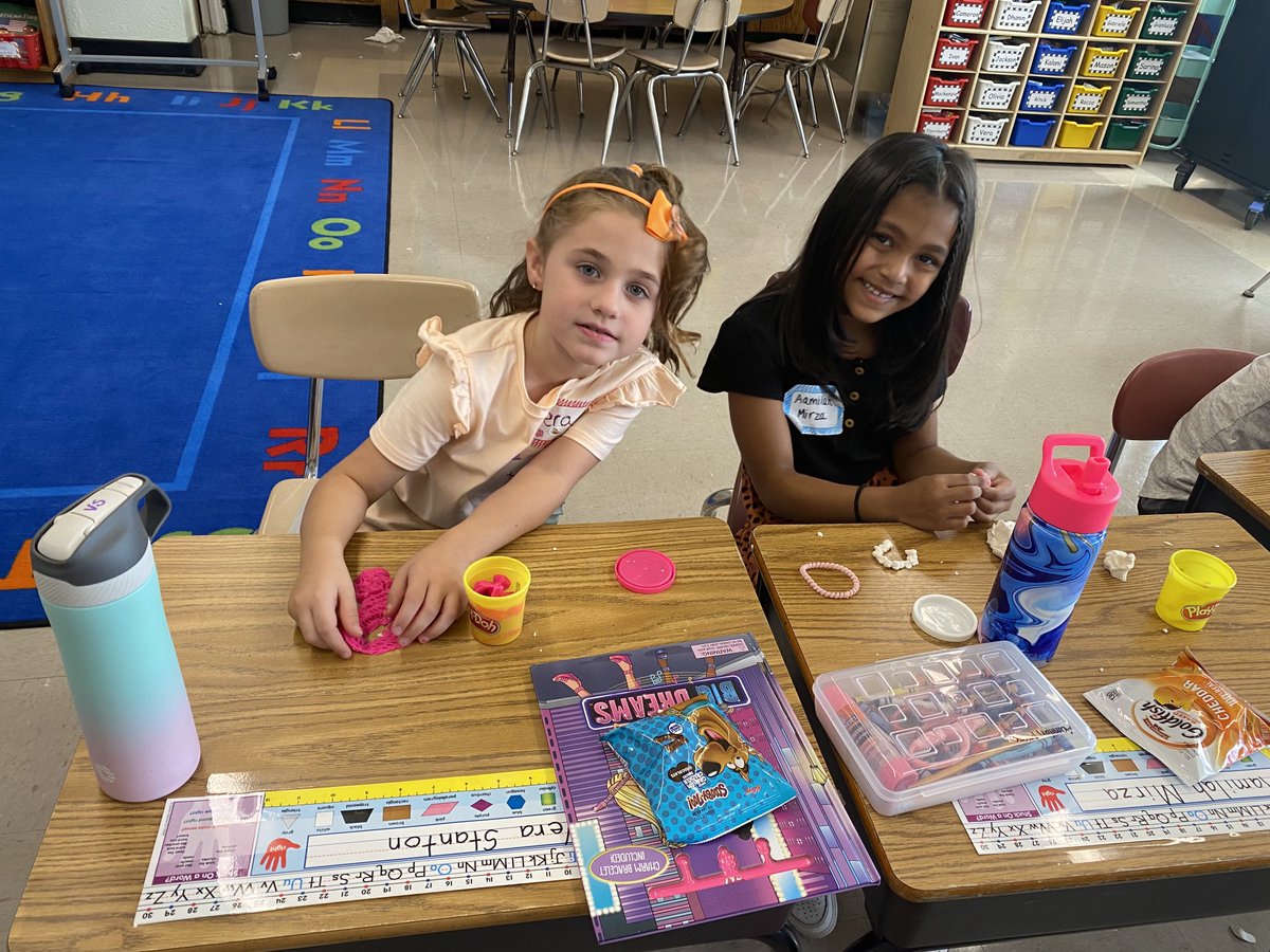 MrsSadaphal108's tweet photo. We had a GREAT first day of First Grade! ⁦@BGreenSchool⁩ https://t.co/kKa4JN8v5Y