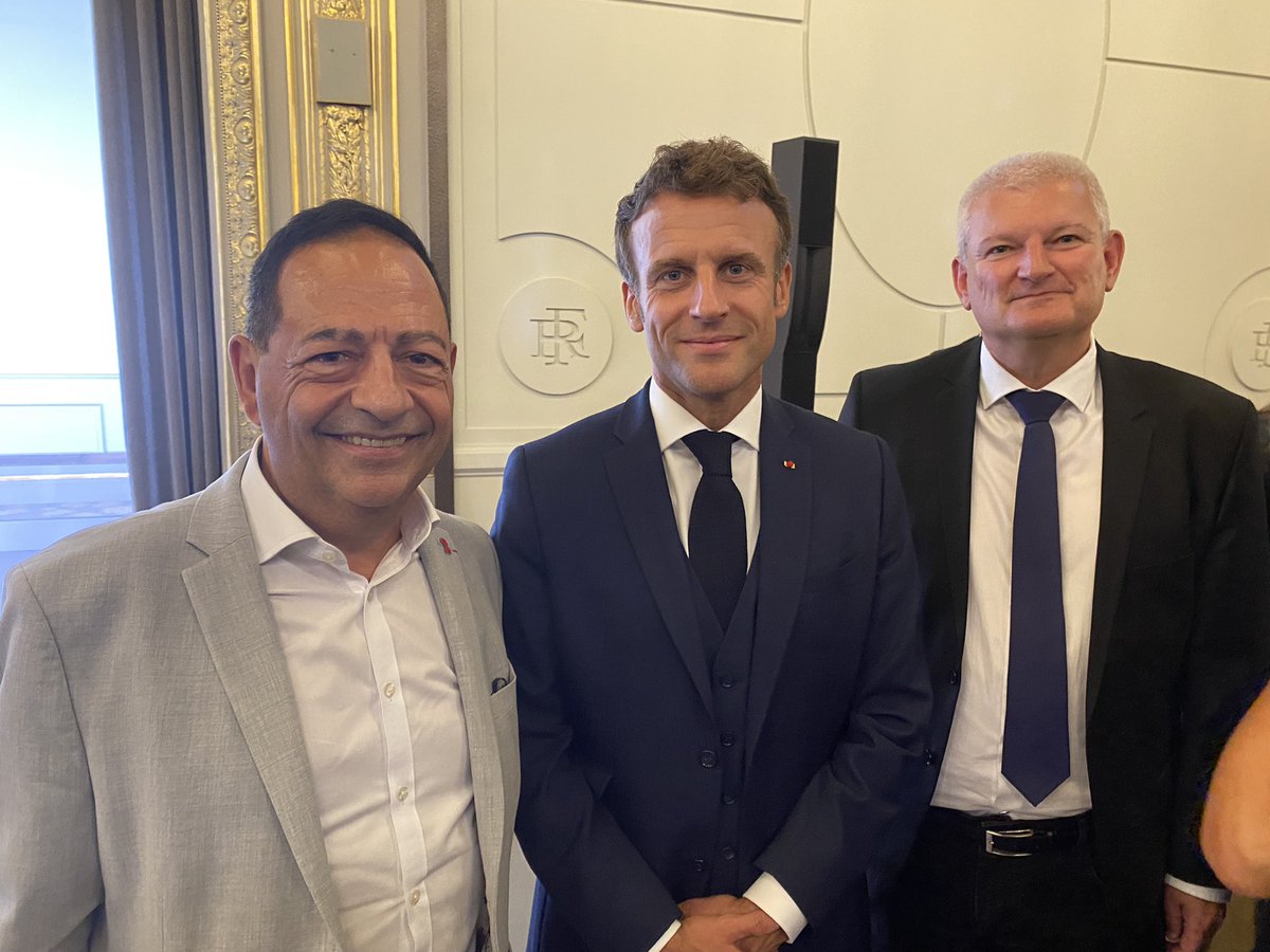 JeanLucRomero's tweet photo. Avec mon ami @OlivierFalorni, nous avons été très heureux d’entendre le président @EmmanuelMacron s’engager clairement devant @linerenaud à mettre en oeuvre une loi sur le doit de mourir dans la dignité.
Fort de cette annonce, j’ai été soulagé que le Pdt me la confirme pour 2023. https://t.co/Yd0L9yXMYS