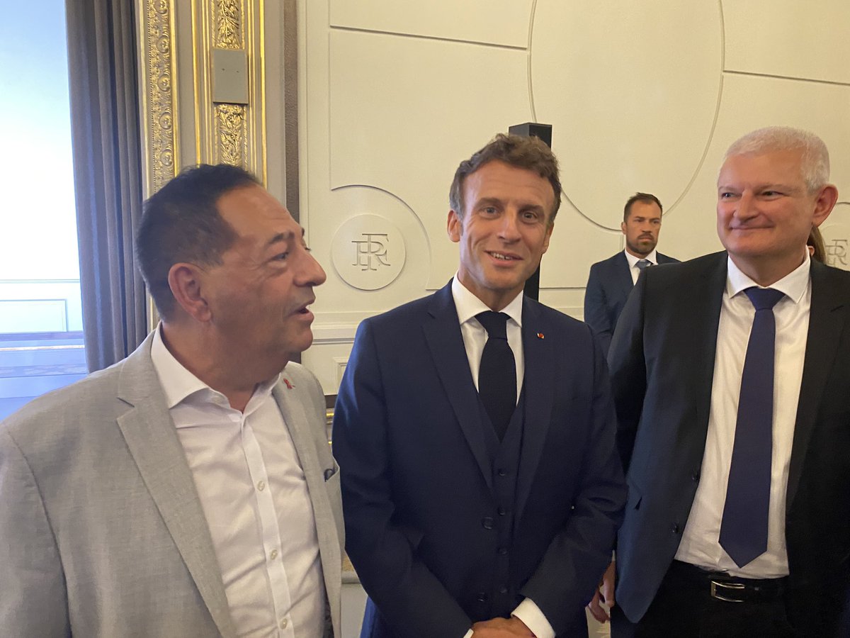 JeanLucRomero's tweet photo. Avec mon ami @OlivierFalorni, nous avons été très heureux d’entendre le président @EmmanuelMacron s’engager clairement devant @linerenaud à mettre en oeuvre une loi sur le doit de mourir dans la dignité.
Fort de cette annonce, j’ai été soulagé que le Pdt me la confirme pour 2023. https://t.co/Yd0L9yXMYS