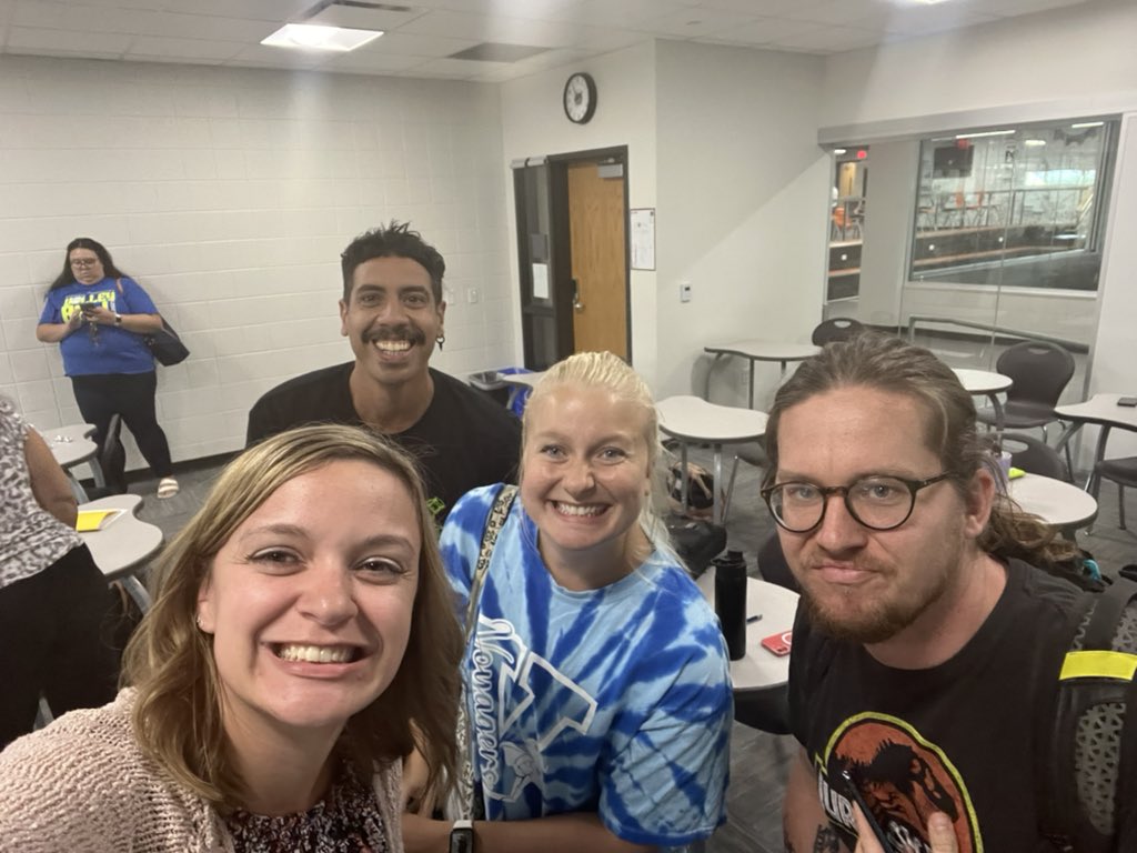misskrollVV's tweet photo. Last session to end our day! #triconference22 @missbecker2021 https://t.co/0vHJqS8Urh