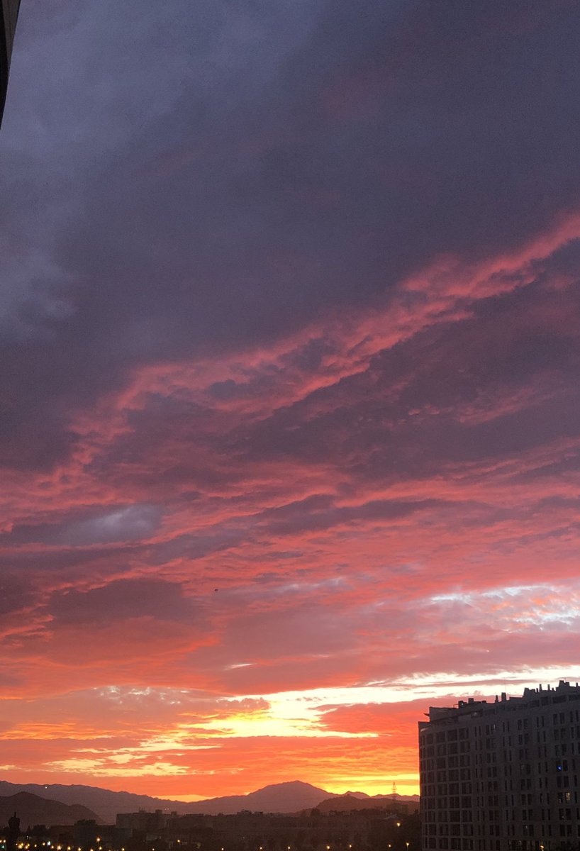 alejandrajs98's tweet photo. secuencia de un atardecer 🥰🤩 https://t.co/CyquhdoFhZ