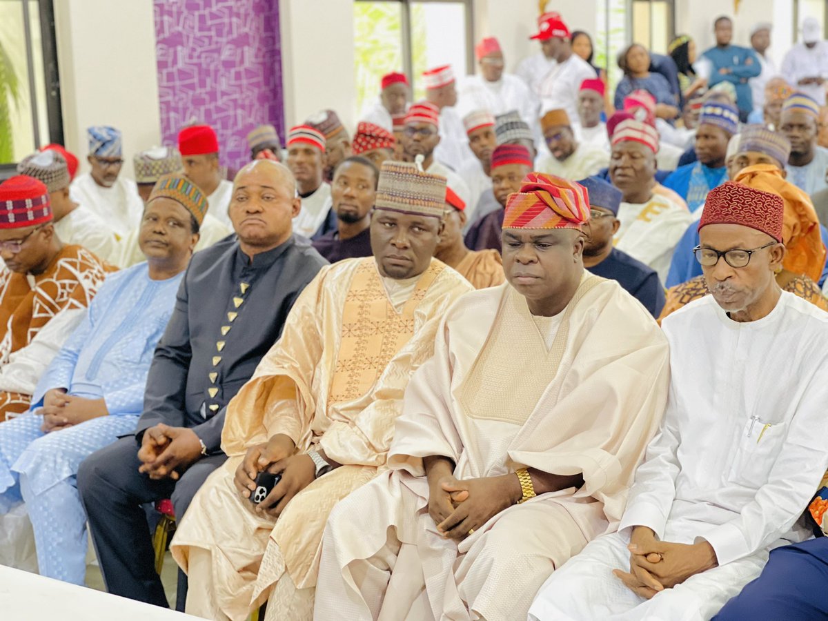 The <a href="/OfficialNNPPng/">OfficialNNPPng</a> NWC (National Working Committee) held a meeting (2nd September, 2022) with the party’s Presidential candidate Sen <a href="/KwankwasoRM/">Rabiu Musa Kwankwaso</a>, the VP candidate <a href="/bishopiidahosa/">Bishop Isaac Idahosa</a> and all Gubernatotrial, Senatorial and House of Representatives candidates of the party in Abuja.