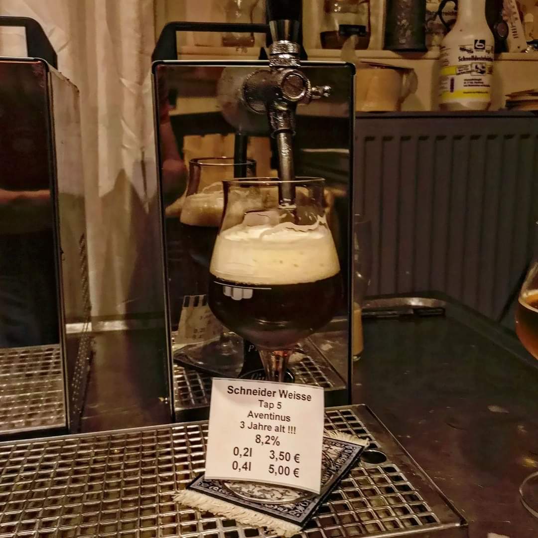 brunnenbraeu's tweet photo. Schneider Weisse - TAP 5 - Aventinus [2019 - 3 Jahre alt] (****) 8,2%

#beeronthecarpet

#TdoF #tagderoffenenflasche #kommprobier

#schneiderweisse #aventinus #tap5 https://t.co/HqVuq5GItS