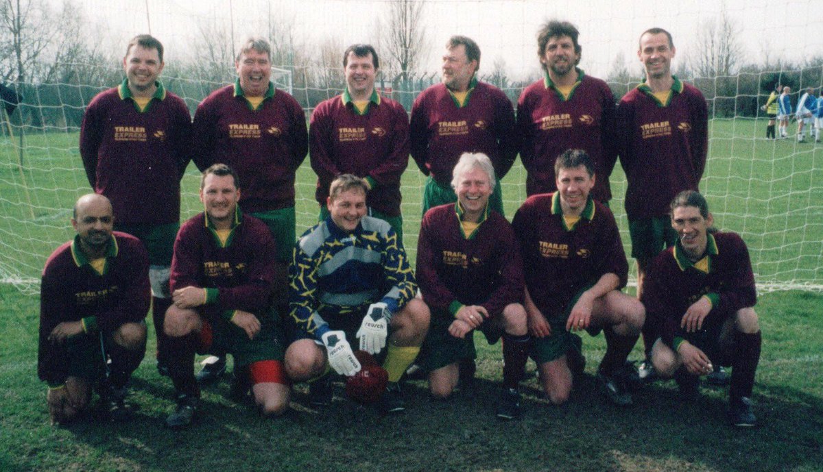 2002 over Cupids. Our second teams team photo. 

We have two fallen players in this. RIP Boogey &amp; Dell Stoten. 🕊