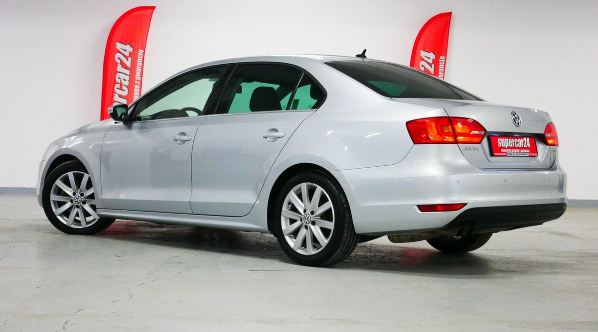 supercar24pl's tweet photo. 🚘 #JakNOWA! #VolkswagenJetta / #Benzyna ⛽ / 160 KM / #HIGHLINE / #SalonPL 🇵🇱 / #Tempomat / ALU / #Climatronic / #CzujnikiPDC / ASO / #Gwarancja! Niski przebieg! Dostępna od ręki 🤝❗#PROMOCJA z 🛡️ GWARANCJĄ NAWET NA 3 LATA❗
___
☎️ 733240000 📧 kontakt@supercar24.pl #supercar24 https://t.co/eEWmZHpYQf