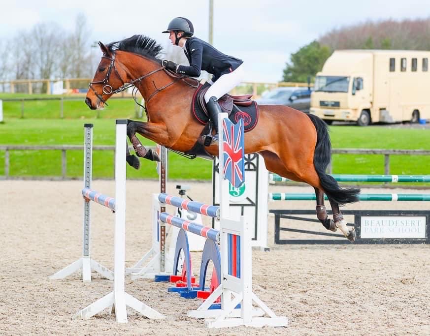 Today we took Minnie to her new home. It has been an absolute pleasure to have loved and cared for Minnie for the last four years she has been delightful and played a huge part in taking Ruby from the darkness of her injury to the joy and fulfilment that she gets from showjumping
