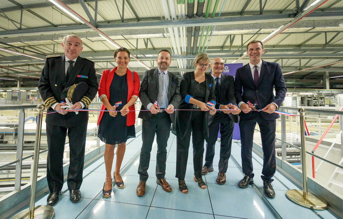 Great honour to welcome the French Ministers <a href="/sretailleau/">Sylvie Retailleau</a> and <a href="/olivierveran/">Olivier Véran</a> to celebrate the first two years of successful operation of the new synchrotron ESRF-EBS, 2 years of science for the benefit of society.
#PioneeringScience #EUscience