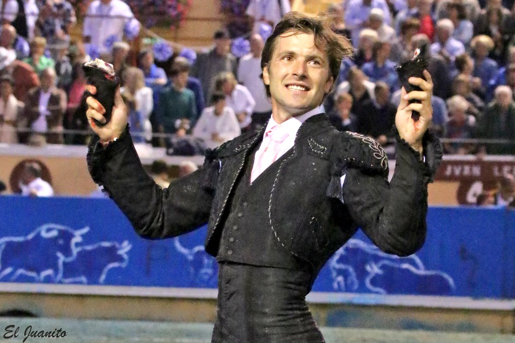 Juan Leal corta 2 orejas al segundo de su lote en Bayona
📸@mundillotaurino