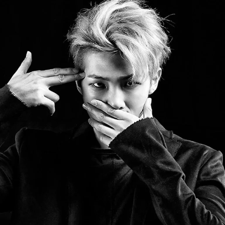 namgifolder's tweet photo. “i’m so busy poppin’ tags, you so busy shouting nags!” #TeamRapMonster 😌 https://t.co/tmHZ5hT4N7