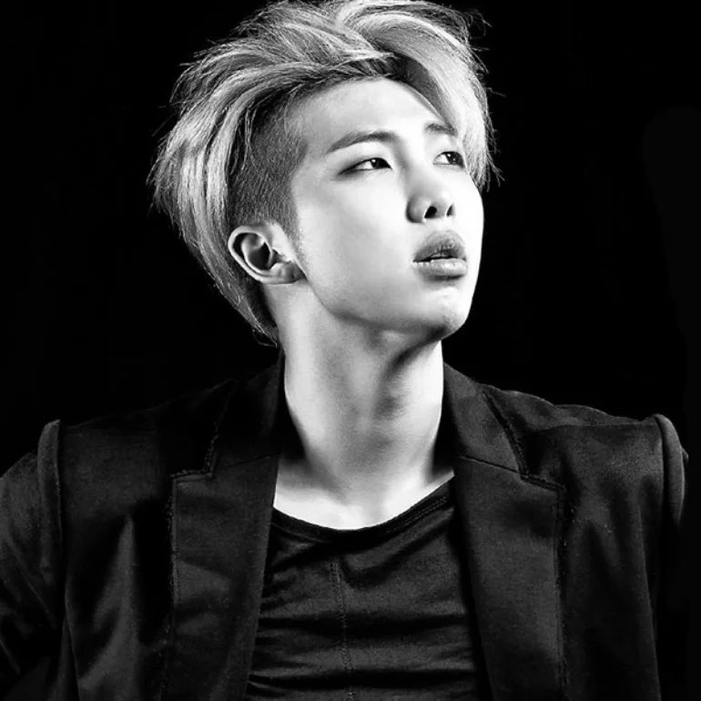 namgifolder's tweet photo. “i’m so busy poppin’ tags, you so busy shouting nags!” #TeamRapMonster 😌 https://t.co/tmHZ5hT4N7