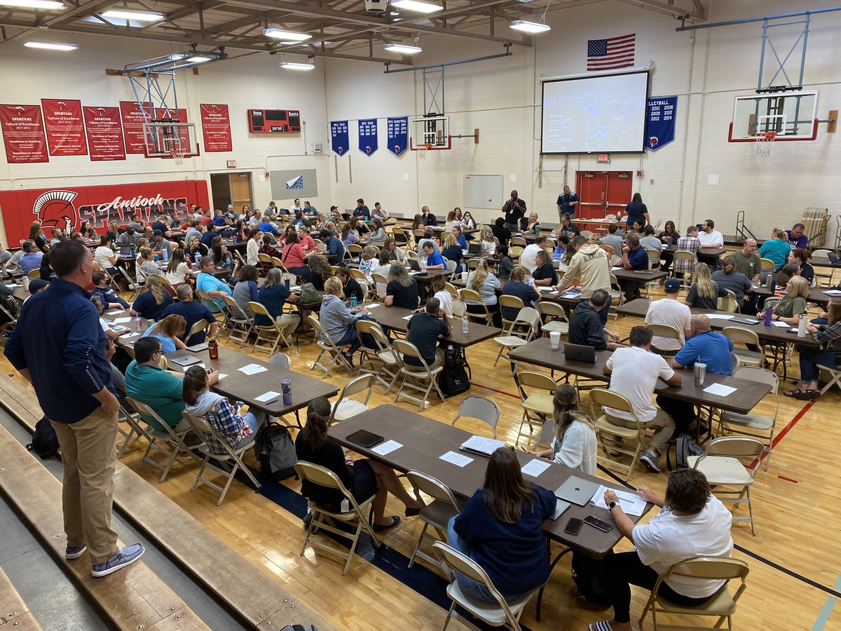 Oak Park High School tweet media