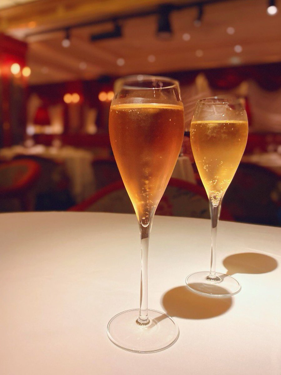 Fizz Friday with <a href="/Frenchbubbles/">French Bubbles</a> @frenchbloom00 <a href="/ParkChinois/">Park Chinois</a> Mayfair #alcoholfree 🥂
