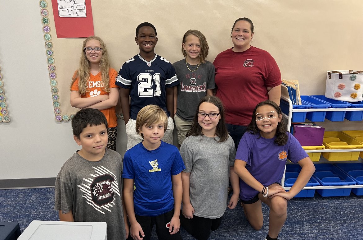cowpenselem's tweet photo. College Colors Day at CES! https://t.co/gygtj0gg6S