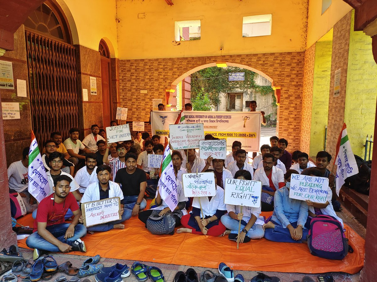 ForumBengal's tweet photo. অবস্থান বিক্ষোভ, Day-18 #increase_wb_vet_stipend #increase_veterinary_intern_stipend
#increase_veterinary_internship_allowance
@MamataOfficial @SwapanDebnath98 @narendramodi @WBTMCPofficial
@AITCofficial @HomeBengal @atul1chaturvedi @Murugan_MoS @Dept_of_AHD @presidentVCI https://t.co/yQ0Cdk8e8P