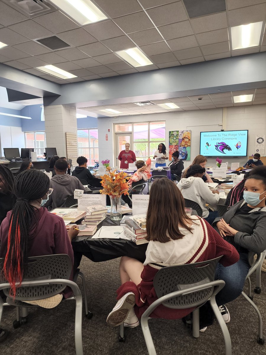 RV_HS_Library's tweet photo. A great collaboration today with @CBSM_007 and her great group of 9th graders!!! Students were introduced to different genres through a book tasting by @likelylibrarian and @MsKing_RVHSLib @DrBrendaMack @#RVBlazersRead https://t.co/ir40UzytT5