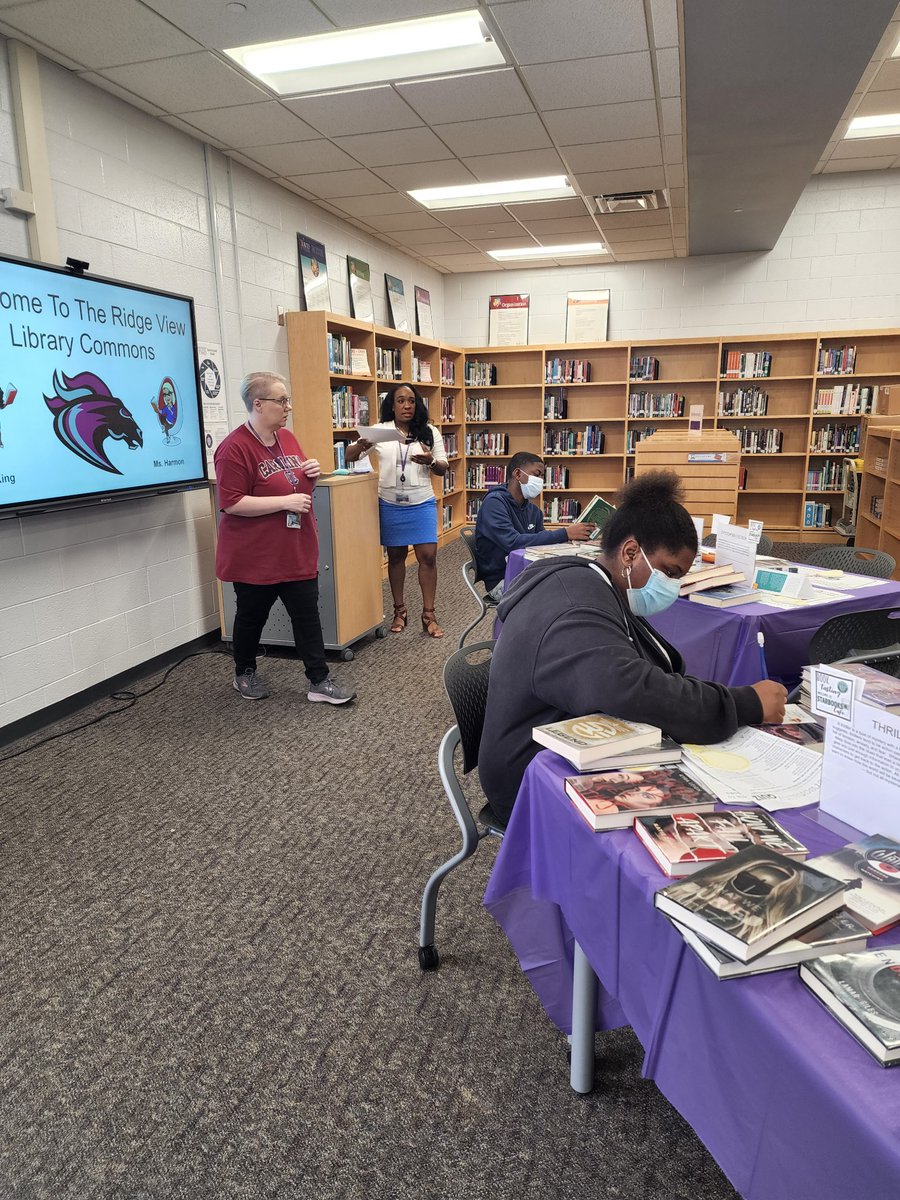 A great collaboration today with <a href="/CBSM_007/">C. B. Cox</a> and her great group of 9th graders!!! Students were introduced to different genres through a book tasting by @likelylibrarian and <a href="/MsKing_RVHSLib/">Aria King, SLIS</a> <a href="/DrBrendaMack/">DrMack</a> @#RVBlazersRead