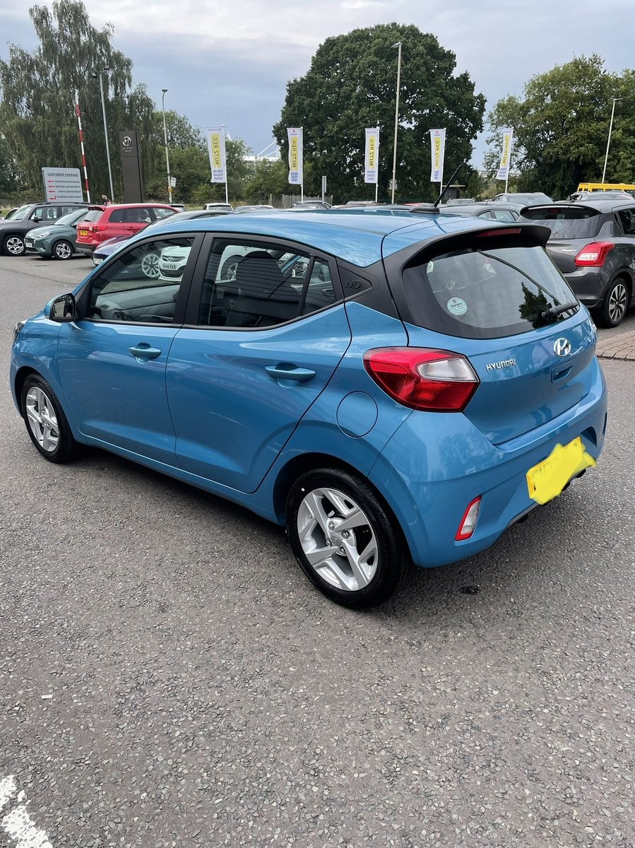 Beep beep! New car day. 
I liked the 🚙 emoji so much I got one in real life 😅