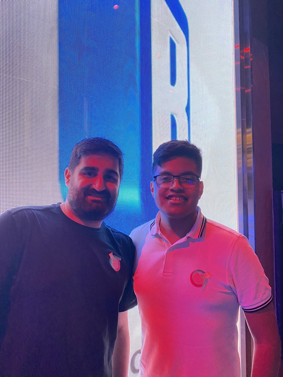 In #AxieCon the best #AxieManagement ambassadors 😍😍