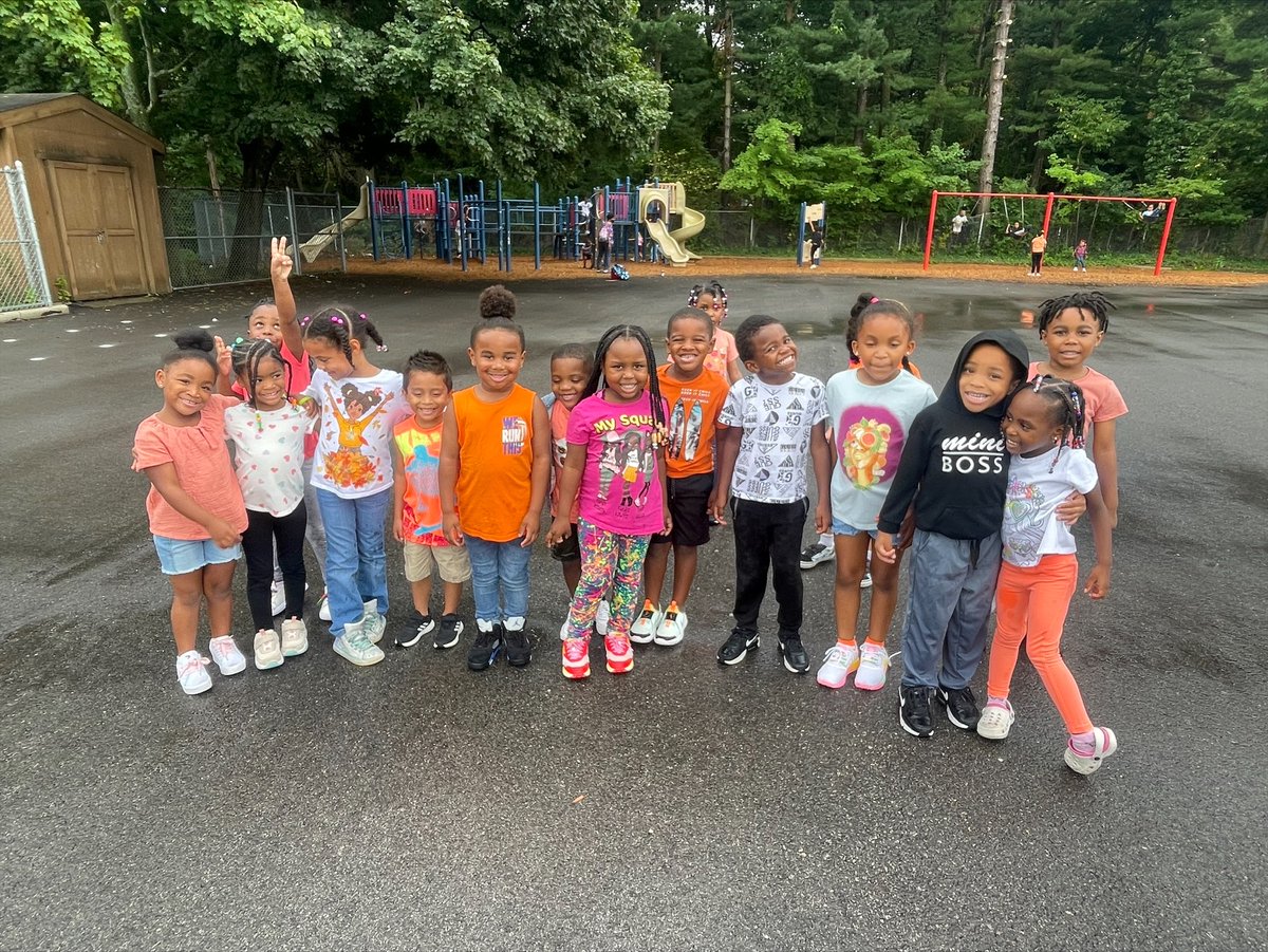 selschools's tweet photo. During their first full week of school, Rowland Kindergarteners spent time studying and wearing different colors each day! The entire school joined them on #colordays to welcome them to #Rland!
https://t.co/12unWoFUyU
@Rland_marshall @MrFuller18 https://t.co/1A5ngxp8ij