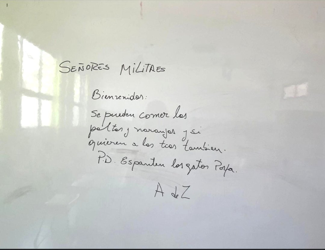 ACru_zi's tweet photo. Los establecimientos ya están a cargo del ejército, algunas notas dejadas para ellos 🤭 https://t.co/4EOx8AXe76