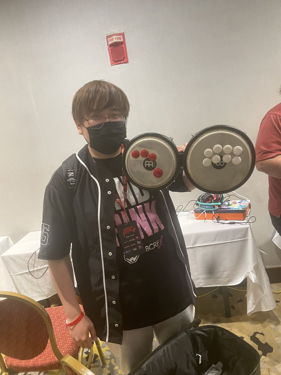 BartenderFGC's tweet photo. Lmfao this is so goated ty for the photo with my bongo box @JWonggg 🙏 https://t.co/0aKzf4RPk0