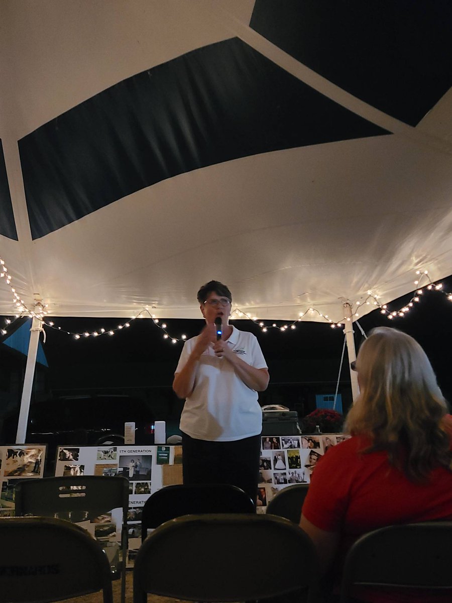 DairyFound's tweet photo. Dairy's Foundation has had the privilege of supporting the ACE Twilight Meetings that occurred across WI this past week. We are proud to have been a major sponsor of these meetings since their inception 20 years ago and their purpose of building stronger communities together. https://t.co/eSv69rMg16