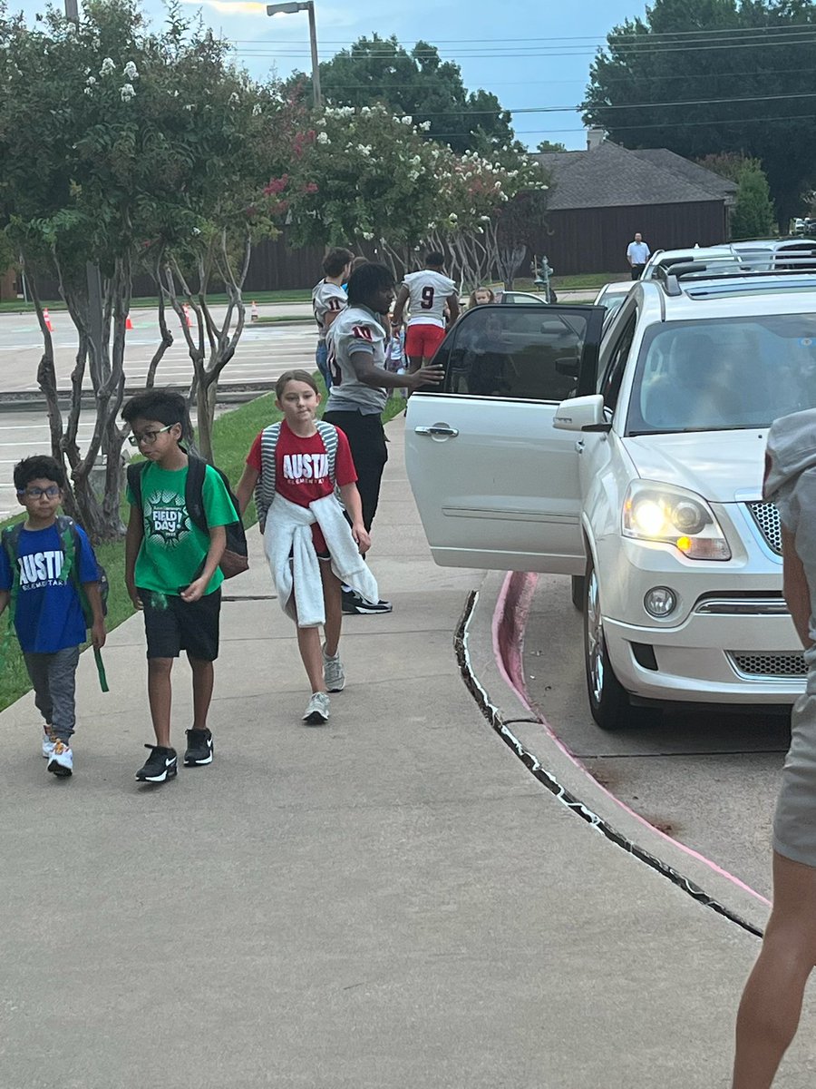 Heather Naragon (@mrs_naragon) on Twitter photo Shout out to <a href="/coppellfootball/">Coppell Football</a> <a href="/HeathNaragon/">Heath Naragon</a> <a href="/A_Wiley30/">Antonio Wiley</a> for starting out our Friday morning with the best of the best! It's Game Day and we are ready! @Coppellisd <a href="/AustinElem/">Austin Elementary</a> #austinourstory #CISDworkingtogether Shout out to <a href="/coppellfootball/">Coppell Football</a> <a href="/HeathNaragon/">Heath Naragon</a> <a href="/A_Wiley30/">Antonio Wiley</a> for starting out our Friday morning with the best of the best! It's Game Day and we are ready! @Coppellisd <a href="/AustinElem/">Austin Elementary</a> #austinourstory #CISDworkingtogether