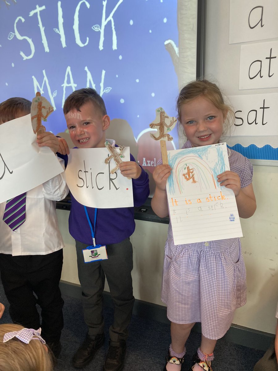 P1a’s first Writing lesson @StMonicaMilton was a success! We ordered our words into a sentence. We identified the Capital Letter to begin and the Full Stop to end. Using our fine motor skills we traced our sentence. And some of us even copied it independently below! ✏️🌟❤️