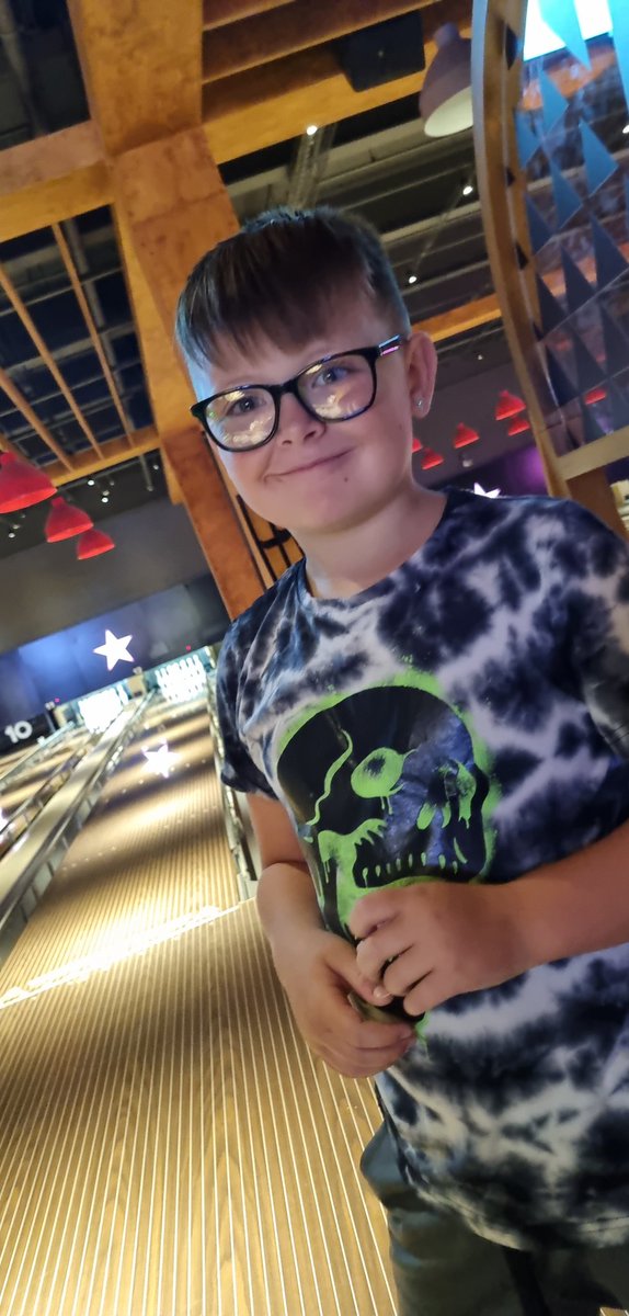 ItsStaceyt94's tweet photo. Bowling for K's birthday @LadywoodKH @class_chestnut https://t.co/fbzEFNcApq